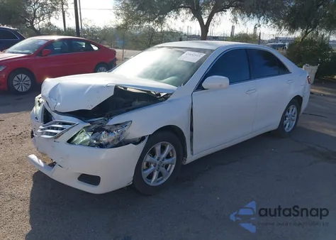 2011 Toyota Camry Le z USA, uszkodzony, nr VIN 4T4BF3EK8BR105370